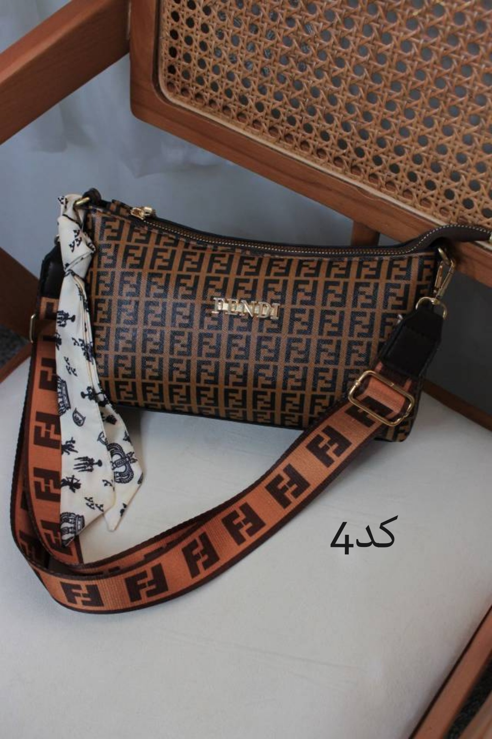 کیف دوشی زنانه